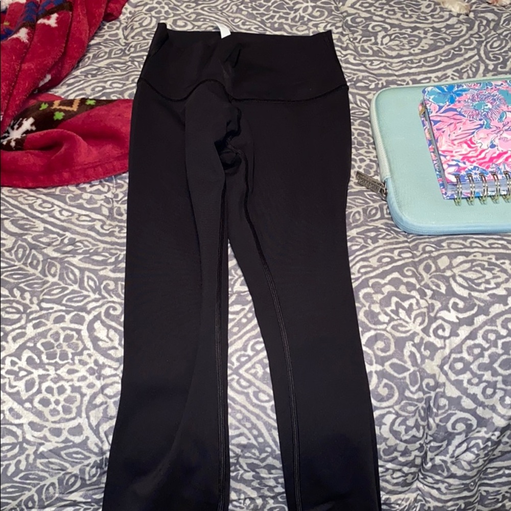 Black size 4 wunder under lululemon leggings